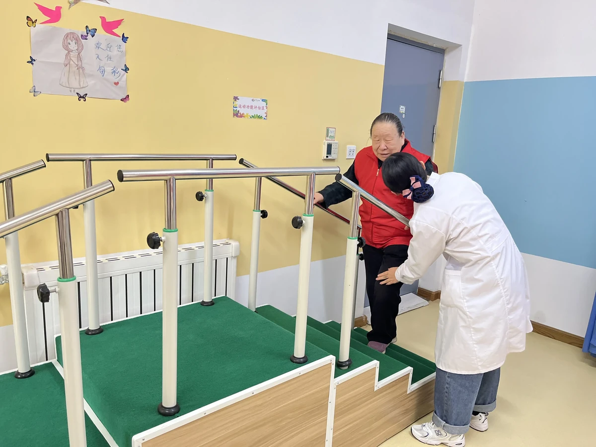 篮球青训营中的体能训练方案有哪些?_1